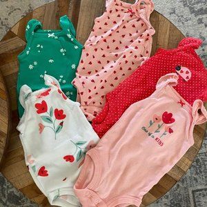 NWOT Carter's Bodysuits 0-3 Months